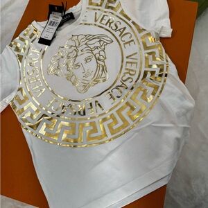 Versace t-shirt with gold emblem kids